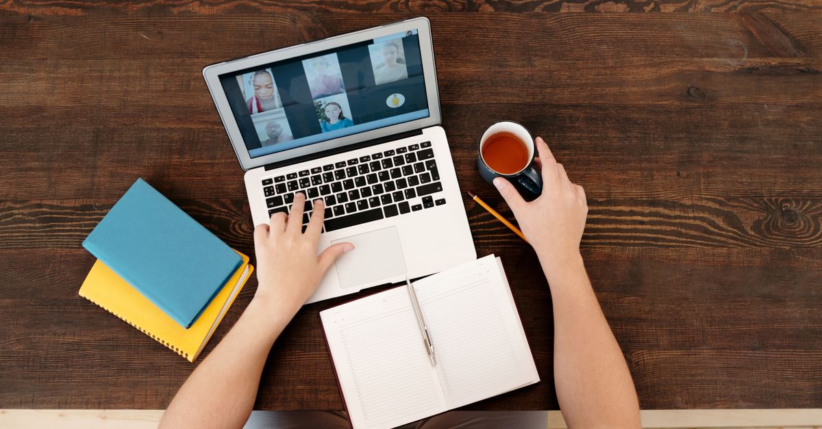 Collaborative Learning in Online Digital Marketing: How Remote Cohorts Build Study Pods, Peer Audits, and Group Capstones